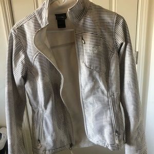 north face coat, looks brand new, never dried